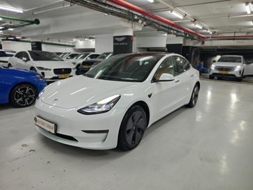 טסלה MODEL 3