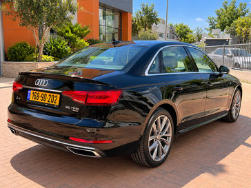 אאודי A4