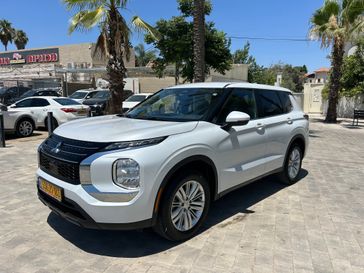 מיצובישי אאוטלנדר