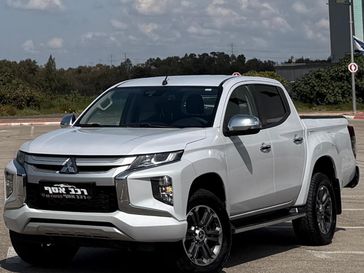 מיצובישי L-200
