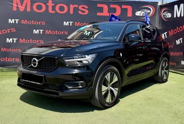 וולבו XC40