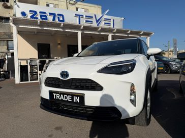 טויוטה יאריס קרוס