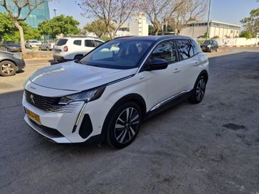 פיג'ו 3008