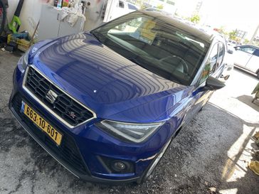 סיאט ארונה