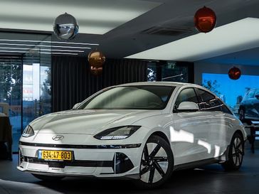 יונדאי איוניק