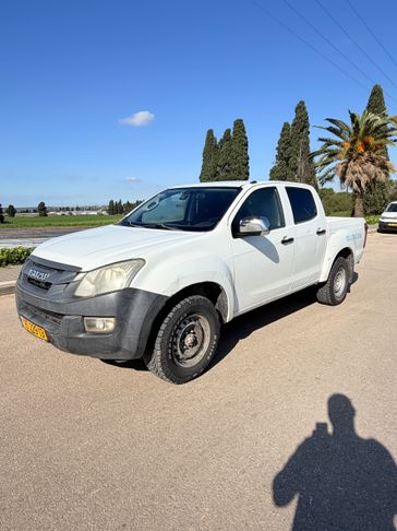 איסוזו D-Max