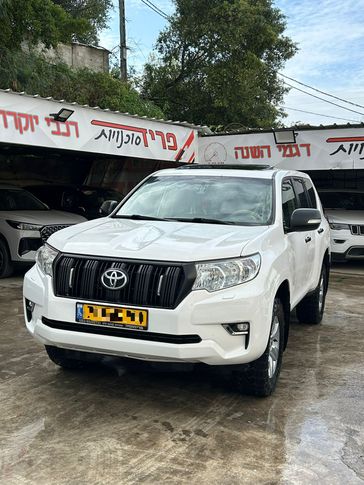 טויוטה לנד קרוזר